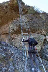 Escalera al cielo - Vía Ferrata Pico Cabrón - Portilla de la Reina - RocJumper