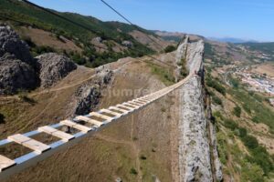 Puente Colgante - Vía Ferrata Valdetorno Sabero - RocJumper