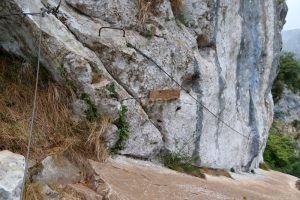 Bifurcación Puentes - Vía Ferrata La Hermida - RocJumper