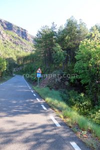 Aproximación - Vía Ferrata Roca Foradada - Llimiana - RocJumper