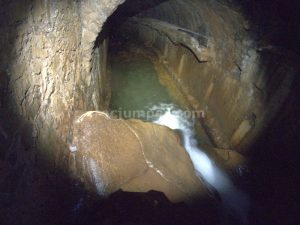Canal lateral Túnel 2 - Torrent de la Font Gran - Ogassa - RocJumper