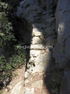 Escaleras de piedra - Barranc de Sant Aniol - Sadernes - RocJumper