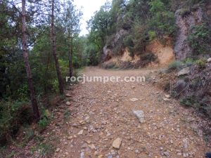 Aproximación pista - Barranc de la Riera de Clarà - Avià - RocJumper