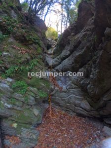 R8 - Torrent de Coll de Pal - Estrets de Can Boix - Sant Martí de Surroca - RocJumper