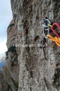R9 - Descenso Paret de l'Aeri - Montserrat - RocJumper