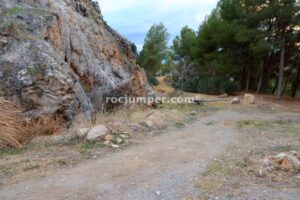 Aproximación - Vía Ferrata Alicún de las Torres - Villanueva de las Torres - RocJumper
