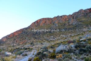 Aproximación - Vía Ferrata La Araña - Sierra Güejar - RocJumper