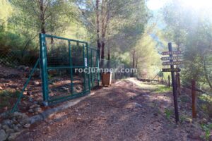 Puerta de acceso - Camping La Escalada - Marxuquera - RocJumper