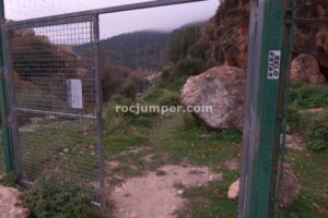Puerta - Vía Ferrata Los Picarzos - Aýna - RocJumper