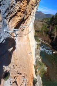Tramo 1 - Puente Tibetano - Vía Ferrata Refogons - Campo - RocJumper