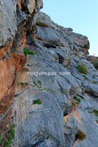 Flanqueos - Vía Ferrata Fuente de la Peña - Jaén - RocJumper