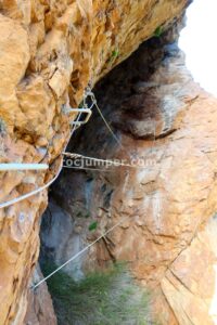 Tramo 1 - Puente Tibetano - Vía Ferrata Refogons - Campo - RocJumper