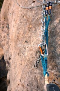 Tramo 1 Péndulo - Vía Ferrata Cueva Mona - Linares de Mora - RocJumper