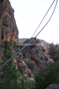 Variante K2 - Tirolina 50 m - Vía Ferrata Los Picarzos - Aýna - RocJumper