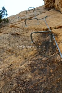 Flanqueo y Vertical - Tramo 1 - Vía Ferrata La Bárbara - Montalbán - RocJumper