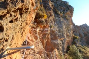 Flanqueo - Vía Ferrata La Araña - Sierra Güejar - RocJumper