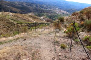 Barandillas en la Aproximación - Vía Ferrata La M de Cárdiar - RocJumper