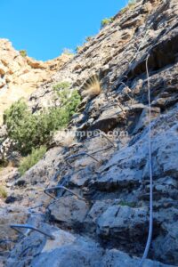 Flanqueo y Placa - Sector 1 - Vía Ferrata La Escaluera - Cazorla - RocJumper
