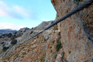 Tirolina 100 m - Tramo 4 - Vía Ferrata John Hogbin - Zafarraya - RocJumper