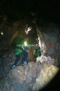 Paso superior sifón de la pértiga - Cueva de los Chorros - Río Mundo - Riópar - RocJumper