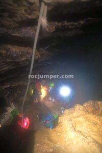 Paso Superior Sifón de la Fuente - Cueva de los Chorros - Río Mundo - Riópar - RocJumper