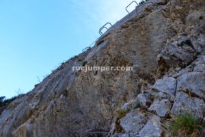 Flanqueo - Vía Ferrata Pared de Isérias - Canfranc-estación - RocJumper