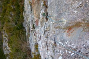 Flanqueo - Vía Ferrata Pared de Isérias - Canfranc-estación - RocJumper