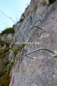 Flanqueo - Vía Ferrata Pared de Isérias - Canfranc-estación - RocJumper