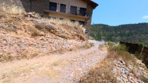 Llegando al pueblo - Barranc de la Font de l'Àrtic - Claverol - RocJumper