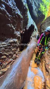 r20 - Barranc de Sant Genís y Diable - Erdo - RocJumper