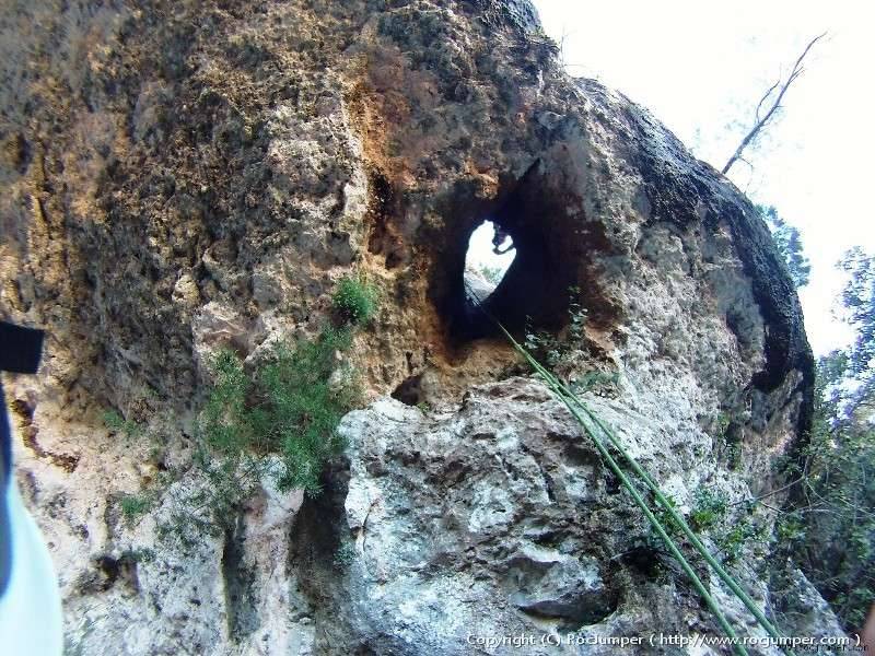 52-via-ferrata-sant-marti-sarroca-les-valls-rapel-agujero